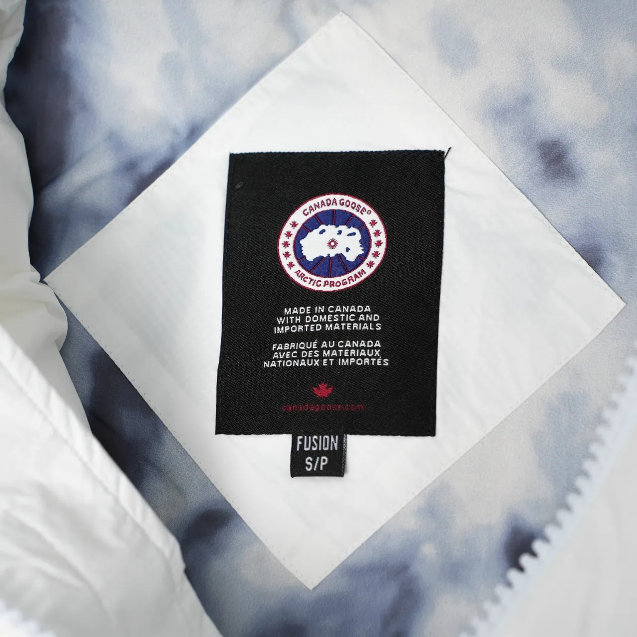P400 CANADA GOOSE丨Canada Goose Glacier Stand Collar Down Vest Color: White Size: XS-XXL